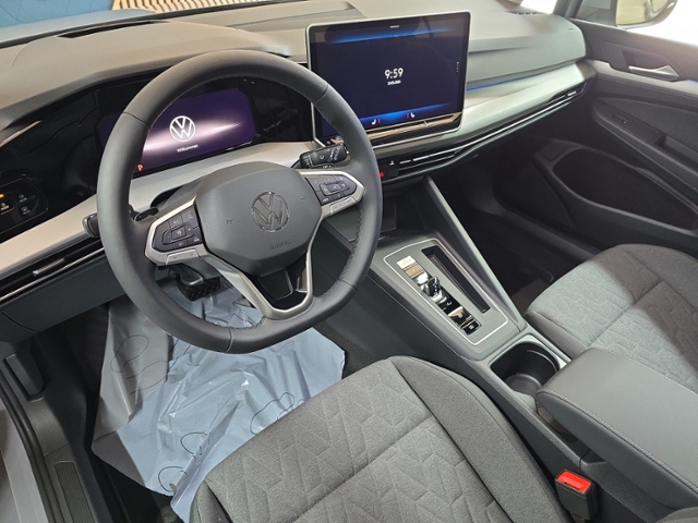 Golf VIII 1.5 eTSI Life+LED+NAVI+PDC+APP-CO.+ACC