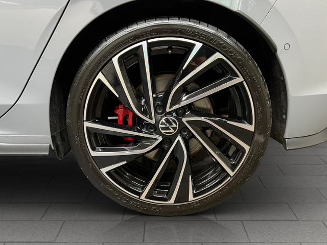 Golf VIII GTI Clubsport 2.0 TSI LED+NAVI+RFK+APP