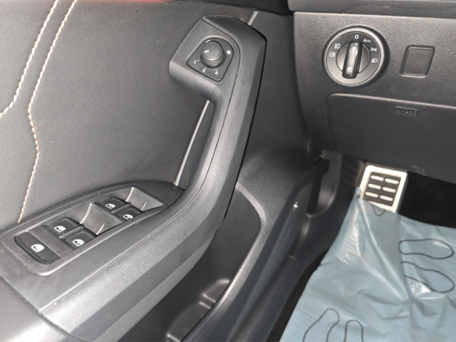 Ateca 2.0 TSI Tribe+4Drive+LED+NAVI+PANO+PARKL.