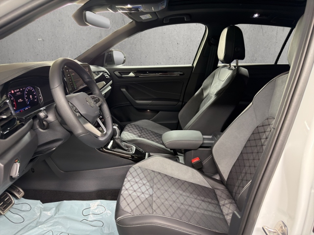 T-Roc 1.5 TSI R-Line+LED+NAVI+PANO+AHK+STANDH.