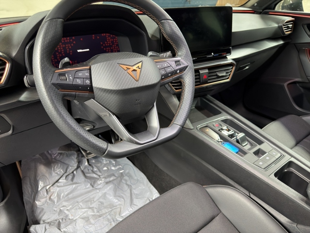 Leon 2.0 TSI LED+FULL LINK+RFK+NAVI+PARKLENK