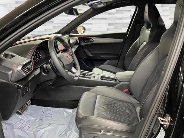 Formentor VZ5 2.5 TSI 4Drive+LED+NAVI+BEATS+PANO