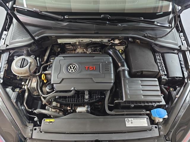Golf VII GTI 2.0 TSI BI-XENON+NAVI+AHK+RFK+ACC