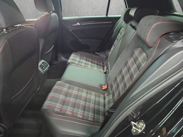 Golf VII GTI 2.0 TSI BI-XENON+NAVI+AHK+RFK+ACC