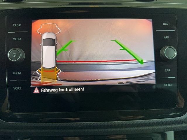 Touran 2.0 TDI Active+AHK+RFK+NAVI+ACC+7SITZ+APP