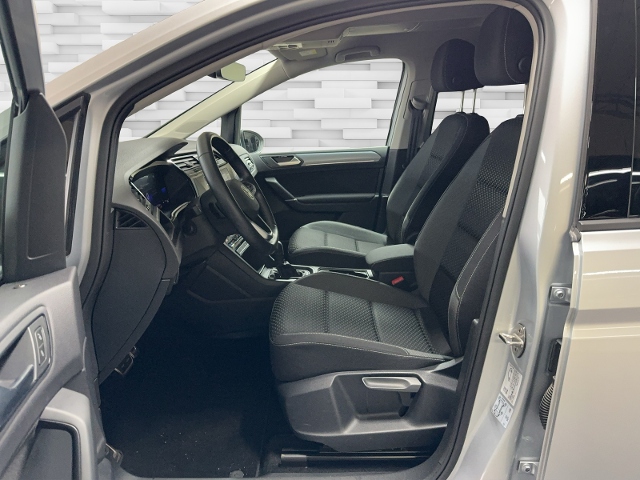 Touran 2.0 TDI Active+AHK+RFK+NAVI+ACC+7SITZ+APP