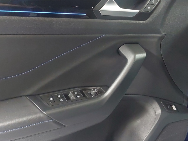 T-Roc R 2.0 TSI 4Motion+LED+NAVI+PANO+AHK+DCC