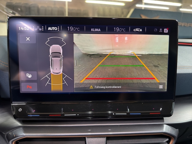 Formentor 2.0 TSI VZ+4Drive+LED+NAV+AHK+PANO+RFK