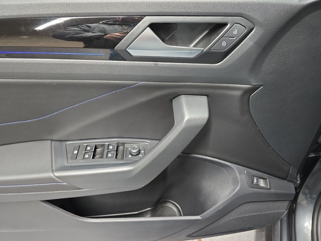 T-Roc R 2.0 TSI 4Motion+NAVI+LED+RFK+ACC+APP-CO.