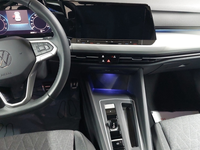 Golf VIII 1.0 eTSI Move+LED+NAVI+PDC+ACC+APP-CO.