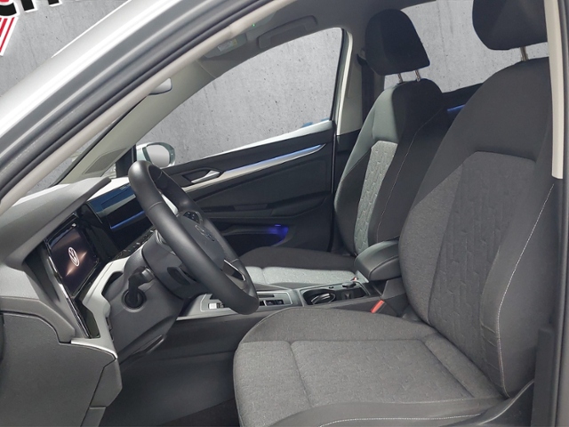 Golf VIII 1.0 eTSI Move+LED+NAVI+PDC+ACC+APP-CO.