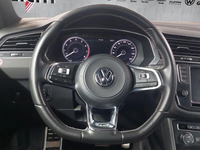 Tiguan 2.0 TSI R-Line+4Motion+LED+AHK+NAVI+APP-C