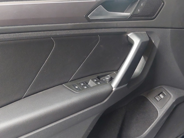 Tiguan 2.0 TSI R-Line+4Motion+LED+AHK+NAVI+APP-C
