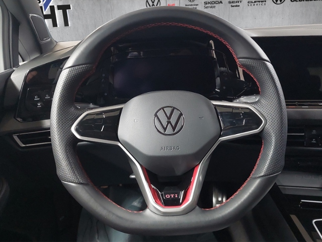 Golf VIII GTI 2.0 TSI MATRIX-LED+NAV+RFK+APP+ACC