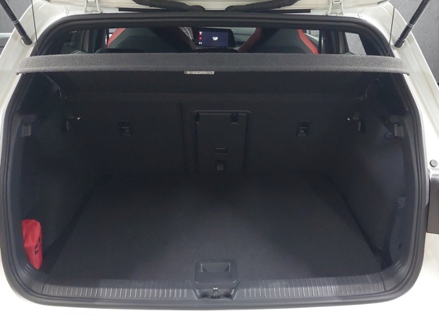 Golf VIII GTI 2.0 TSI MATRIX-LED+NAV+RFK+APP+ACC