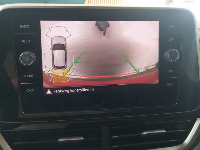 T-Roc 1.5 TSI R-Line+LED+NAVI+PARKLENK+APP-CON.
