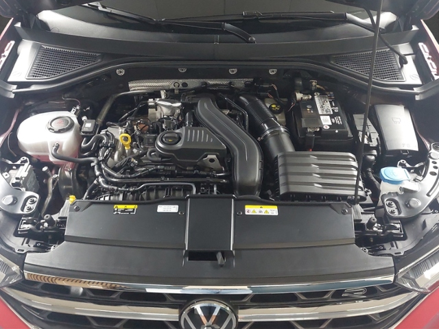 T-Roc 1.5 TSI R-Line+LED+NAVI+PARKLENK+APP-CON.