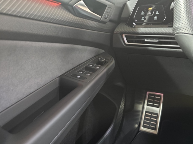 Golf Variant VIII 1.5 eTSI R-Line+LED+NAVI+APP-C