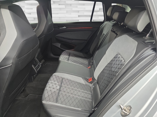 Golf Variant VIII 1.5 eTSI R-Line+LED+NAVI+APP-C