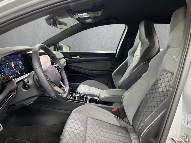 Golf Variant VIII 1.5 eTSI R-Line+LED+NAV+RFK