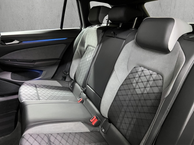 Golf Variant VIII 1.5 eTSI R-Line+LED+NAV+RFK