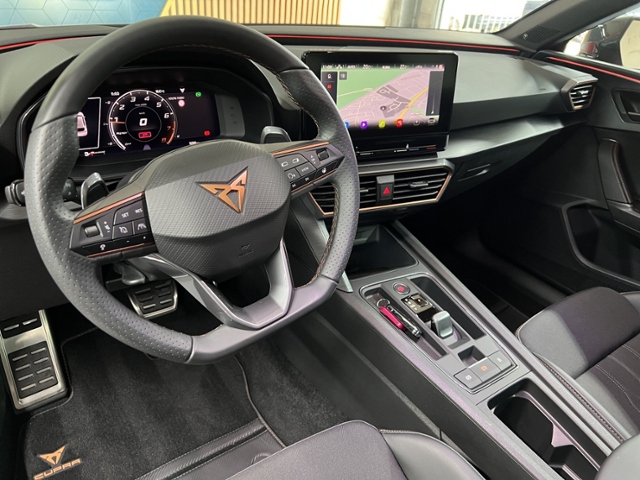Leon 2.0 TSI LED+NAV+PANO+FULL LINK+PARKLENK+ACC