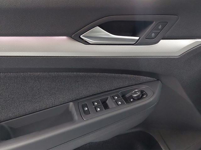 Golf VIII 1.0 eTSI Move+LED+NAVI+PDC+ACC+APP-CO.