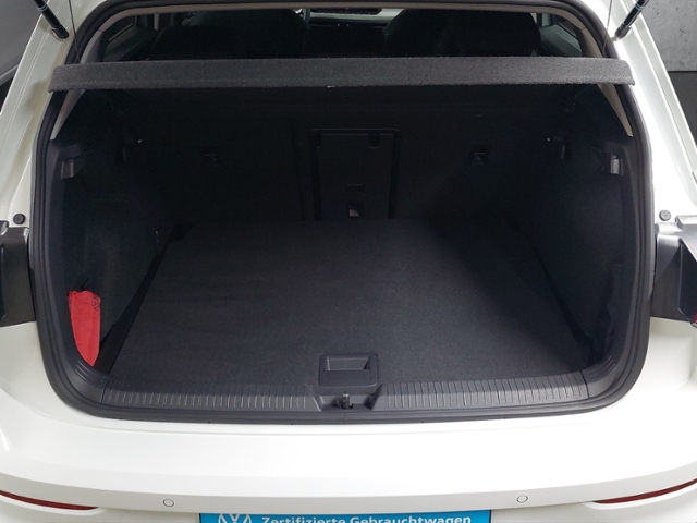 Golf VIII 1.0 eTSI Move+LED+NAVI+PDC+ACC+APP-CO.