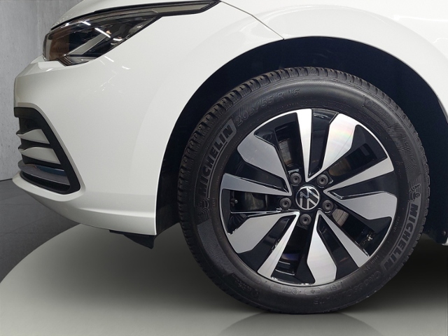 Golf VIII 1.0 eTSI Move+LED+NAVI+PDC+ACC+APP-CO.