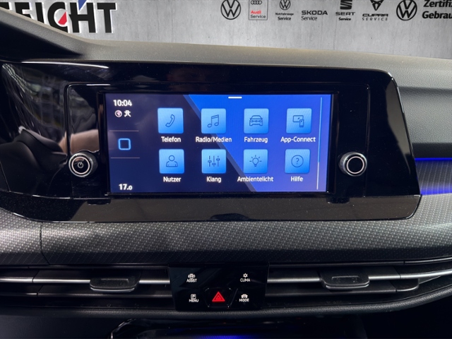 Golf VIII 1.5 eTSI R-Line+LED+KEYLESS+AMBI