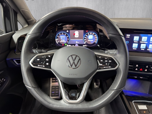 Golf VIII 1.5 eTSI R-Line+LED+KEYLESS+AMBI