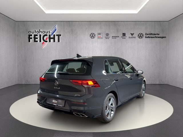 Golf VIII 1.5 eTSI R-Line+LED+KEYLESS+AMBI