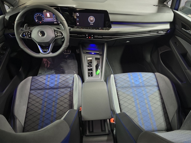 Golf VIII R 2.0 TSI 4Motion+NAVI+RFK+LED+APP-CO.