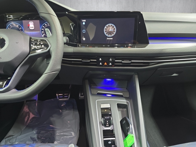Golf VIII R 2.0 TSI 4Motion+NAVI+RFK+LED+APP-CO.