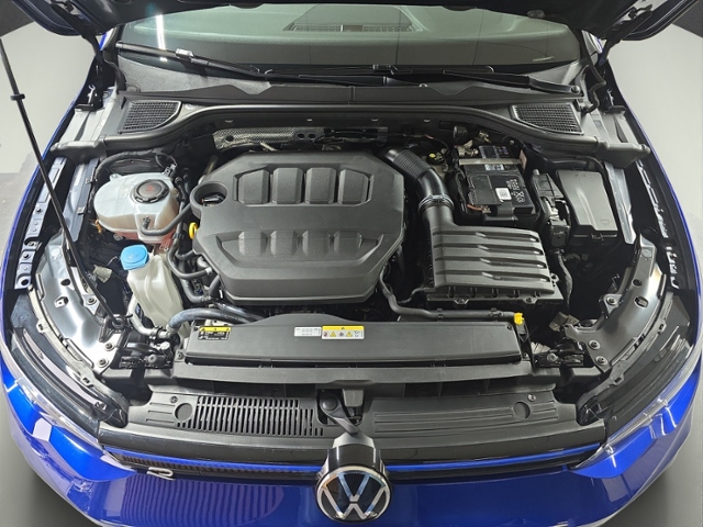 Golf VIII R 2.0 TSI 4Motion+NAVI+RFK+LED+APP-CO.