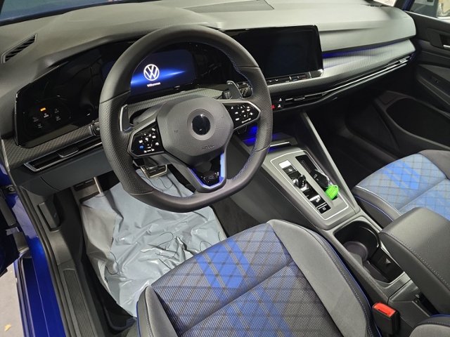 Golf VIII R 2.0 TSI 4Motion+NAVI+RFK+LED+APP-CO.