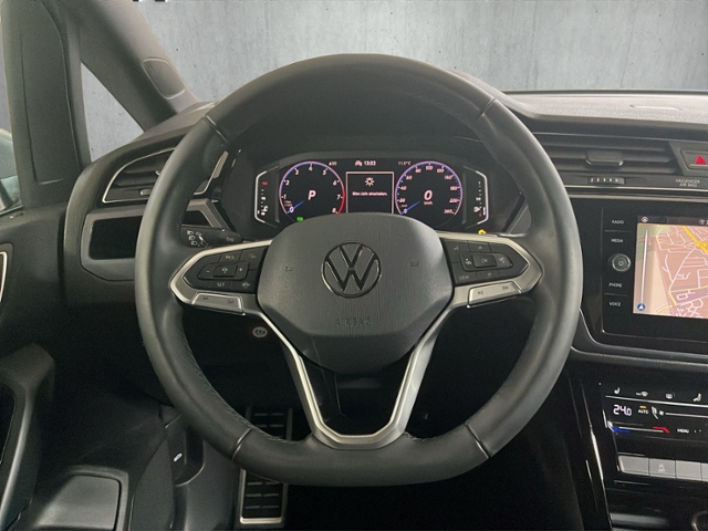Touran 1.5 TSI Highline+LED+NAVI+7-SITZ.+RFK+ACC