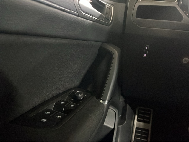 Touran 1.5 TSI Highline+LED+NAVI+7-SITZ.+RFK+ACC