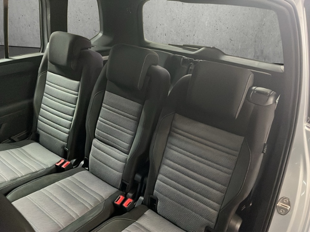 Touran 1.5 TSI Highline+LED+NAVI+7-SITZ.+RFK+ACC