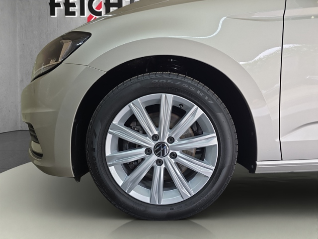 Touran 1.5 TSI Comfortline+NAVI+AHK+7-SITZ.+PDC