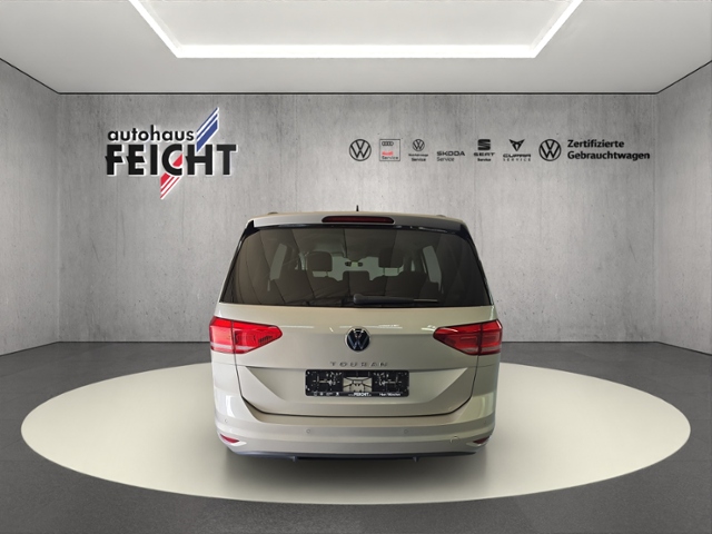 Touran 1.5 TSI Comfortline+NAVI+AHK+7-SITZ.+PDC