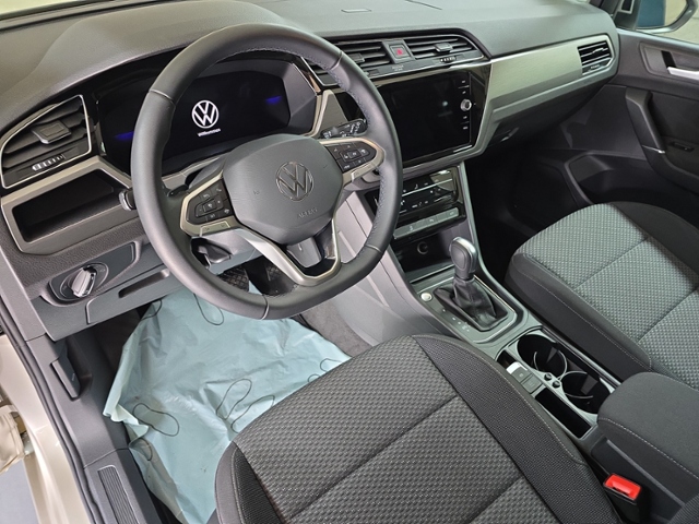 Touran 1.5 TSI Comfortline+NAVI+AHK+7-SITZ.+PDC