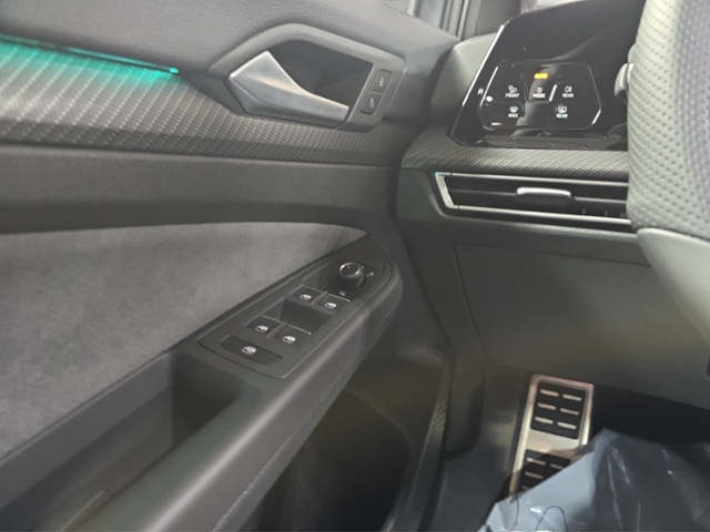 Golf Variant VIII 1.5 eTSI R-Line+LED+NAVI+RFK