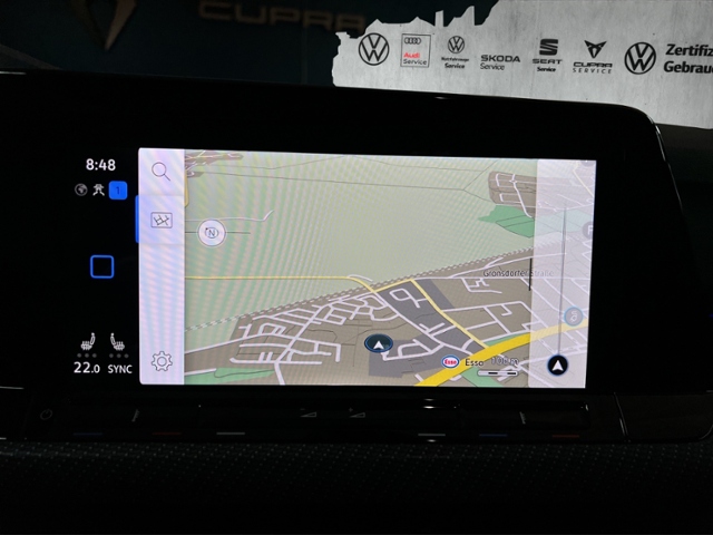 Golf VIII R 2.0 TSI 4Motion+NAVI+LED+RFK+APP-CO.