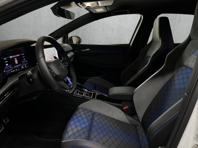 Golf VIII R 2.0 TSI 4Motion+NAVI+LED+RFK+APP-CO.