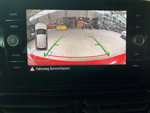 T-Roc 1.5 l TSI R-Line+LED+NAVI+PARKLENK+APP-C.