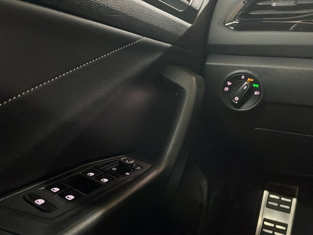 T-Roc 1.5 l TSI R-Line+LED+NAVI+PARKLENK+APP-C.