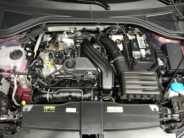 T-Roc 1.5 l TSI R-Line+LED+NAVI+PARKLENK+APP-C.