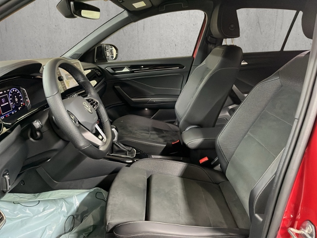 T-Roc 1.5 l TSI R-Line+LED+NAVI+PARKLENK+APP-C.