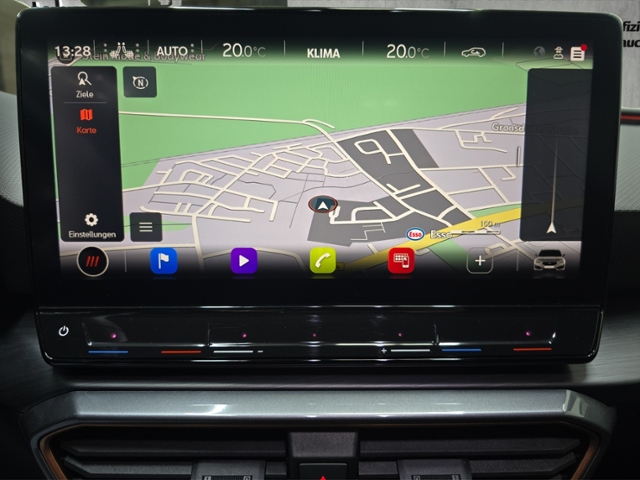 Leon Sportstourer 2.0 TSI VZ+4Drive+LED+NAVI+APP